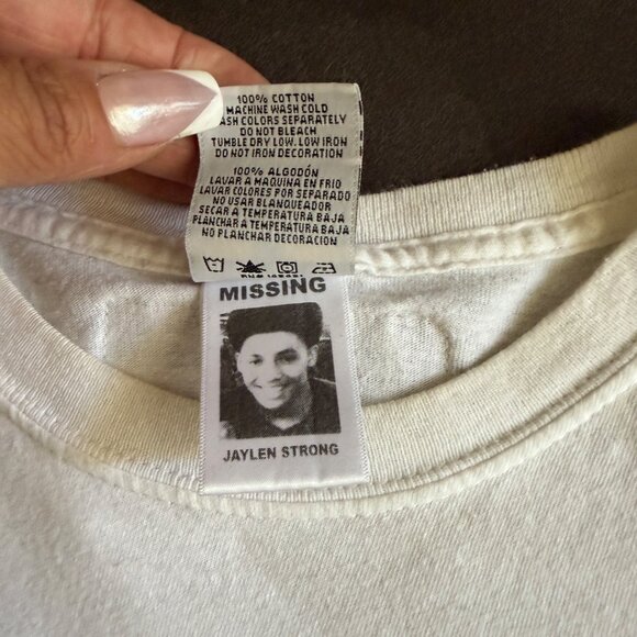 Love Sees No Colour Cross Colours T-Shirt M Unisex White Cotton - Picture 4 of 5